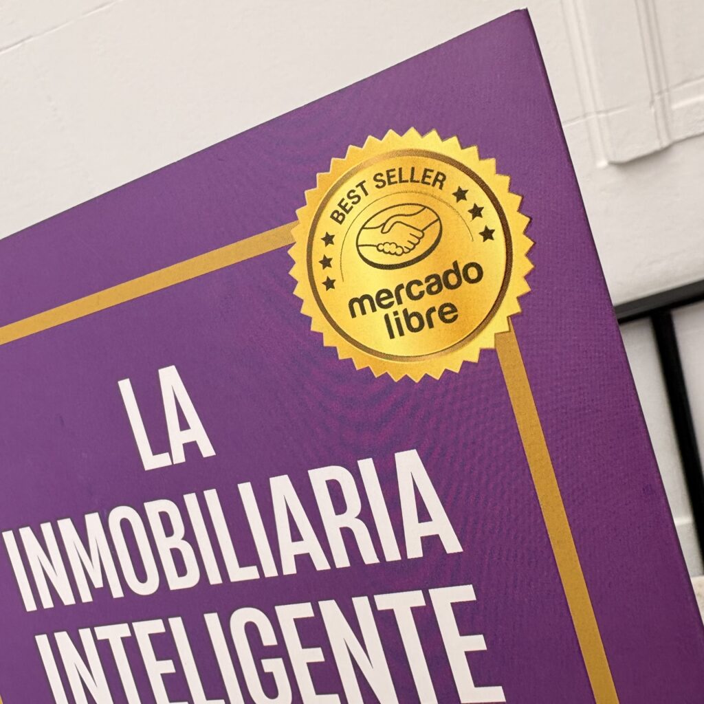 Detalle de textura y color en portada de libro de calidad premium.